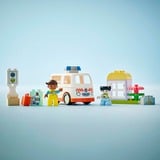 LEGO 10447 DUPLO Town Rettungswagen mit Fahrer, Konstruktionsspielzeug 